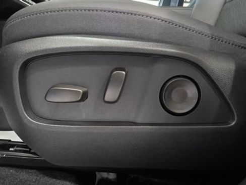 New 2026 Chevrolet Equinox LT w/ Convenience Package II image 16