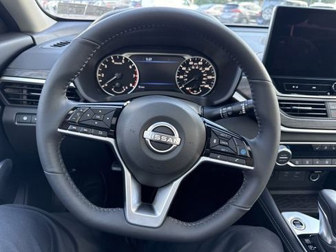 New 2025 Nissan Altima 2.5 SL image 12