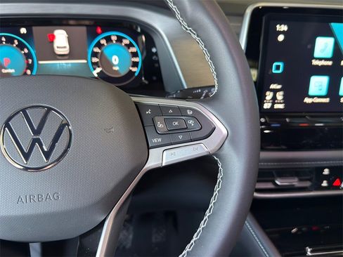 New 2026 Volkswagen Atlas Cross Sport SE image 16