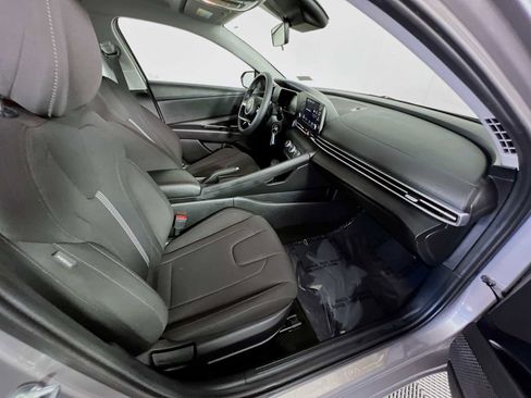Certified 2025 Hyundai Elantra SE FWD image 26