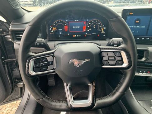 Used 2025 Ford Mustang Coupe RWD image 19