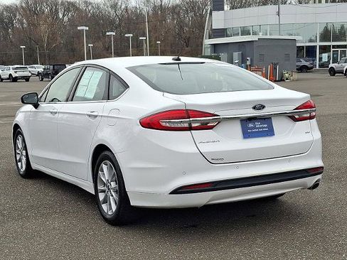 Certified 2017 Ford Fusion SE w/ Fusion SE Technology Package image 4