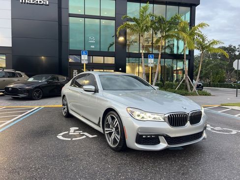 Used 2018 BMW 750i image 5