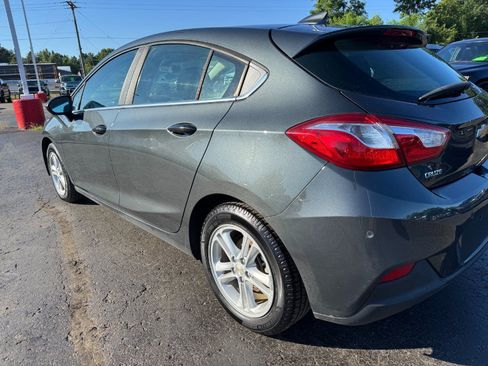 Used 2017 Chevrolet Cruze LT w/ Convenience Package FWD image 10