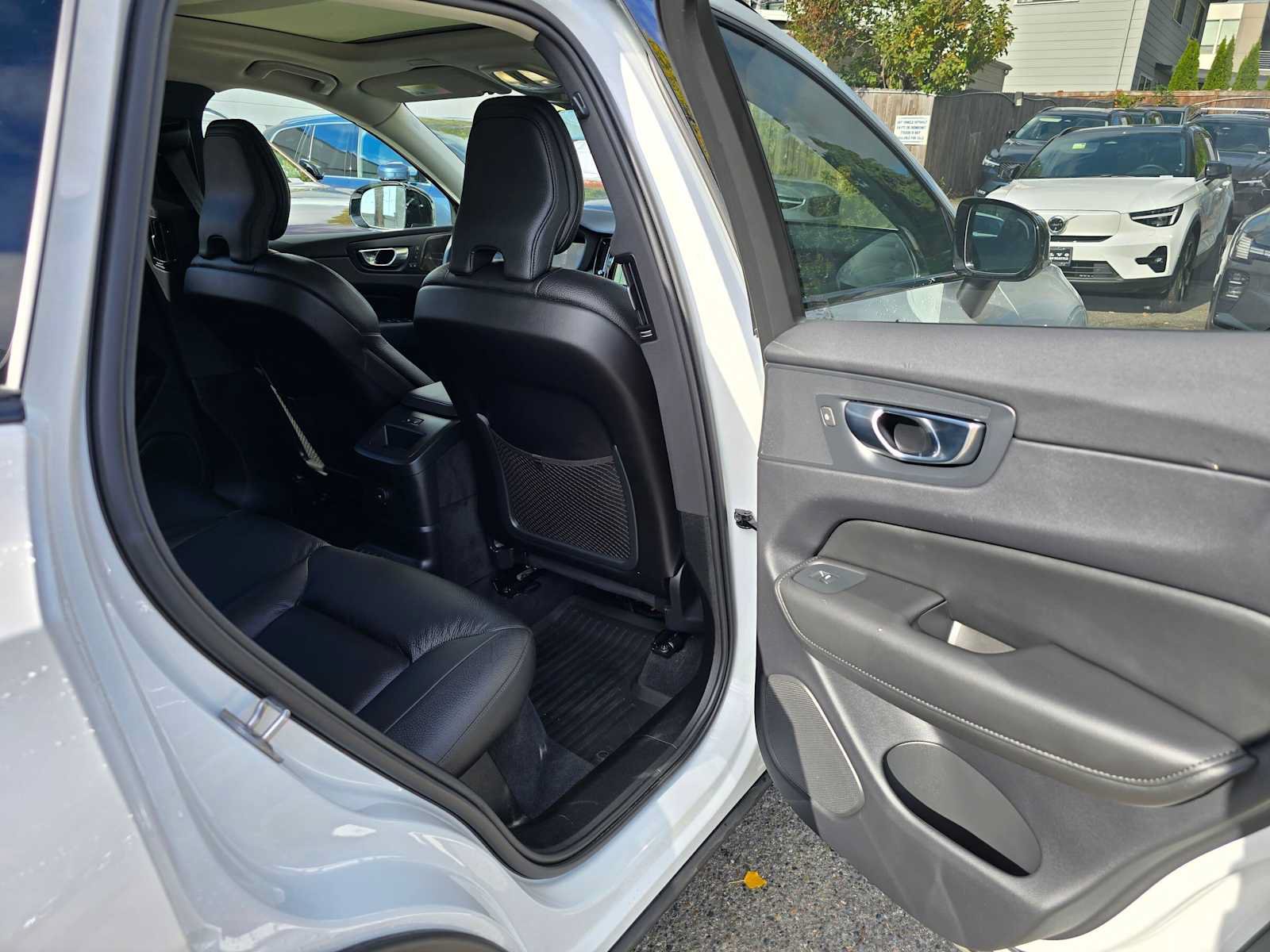 Used 2025 Volvo XC60 T8 Plus w/ Protection Package Premier AWD/4WD image 13