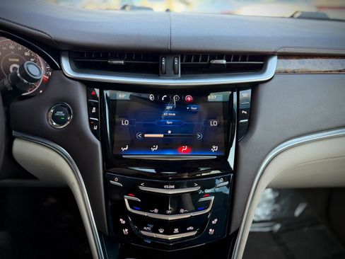 Used 2013 Cadillac XTS Premium image 20