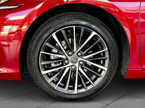 Used 2024 Lexus ES 250 w/ Premium Package image 18