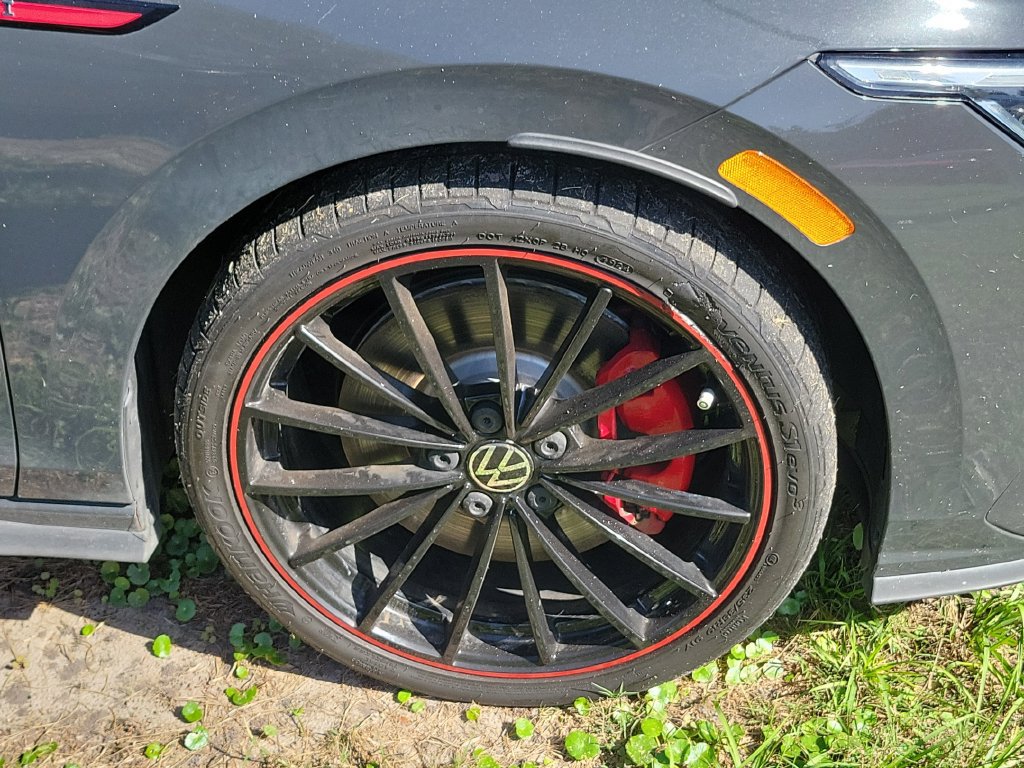 Used 2023 Volkswagen GTI 40th Anniversary Edition FWD image 13
