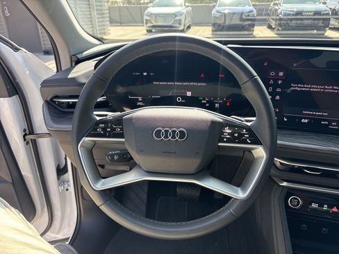 Used 2025 Audi Q5 Premium w/ Convenience Package image 21