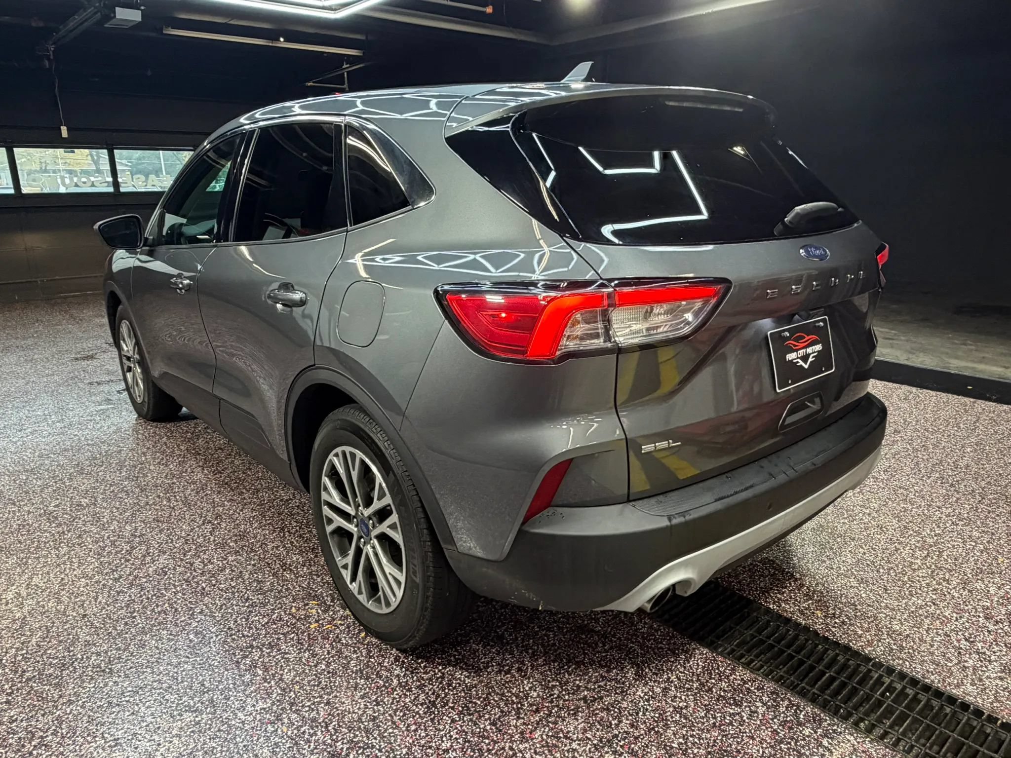 Used 2022 Ford Escape SEL FWD image 5