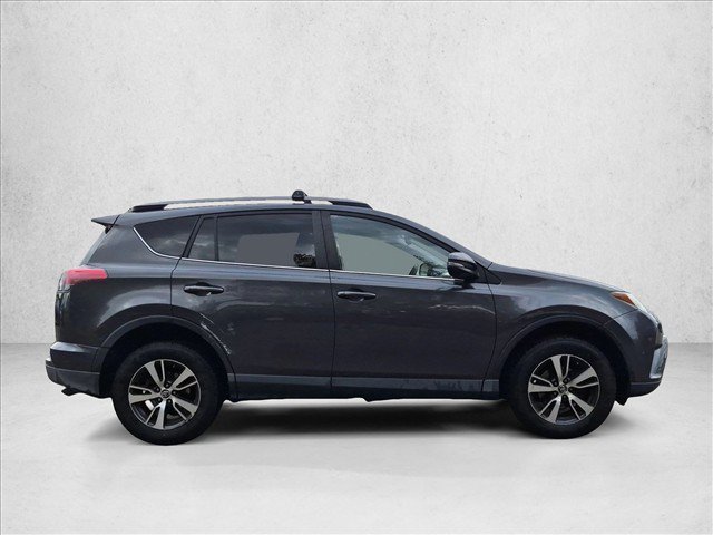 Used 2018 Toyota RAV4 XLE FWD image 4
