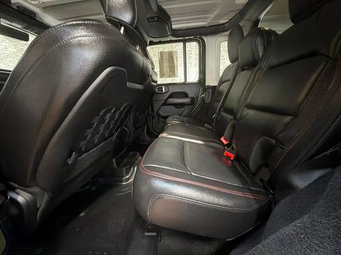 Used 2021 Jeep Wrangler Unlimited Rubicon AWD/4WD image 13