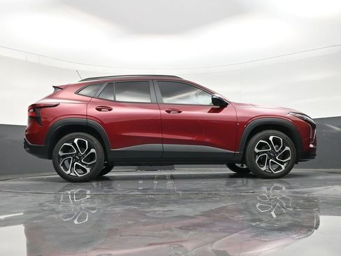 Used 2024 Chevrolet Trax RS FWD image 25