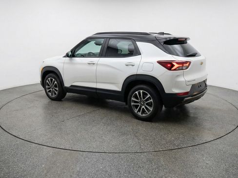 Used 2025 Chevrolet TrailBlazer LT image 6