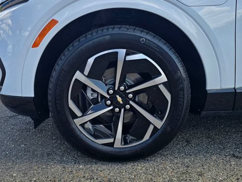 Used 2024 Chevrolet Equinox EV LT FWD image 23