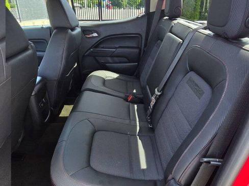 Used 2015 GMC Canyon SLE w/ All-Terrain Package AWD/4WD image 10