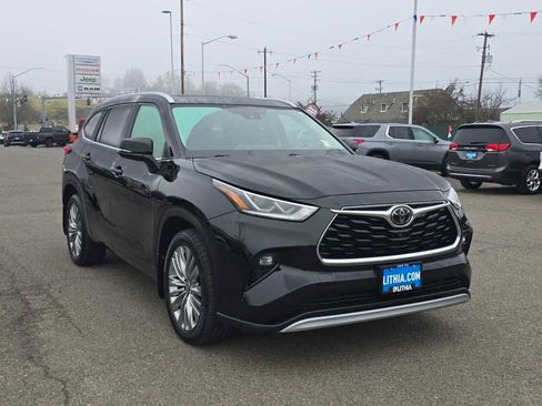Used 2020 Toyota Highlander Platinum image 7