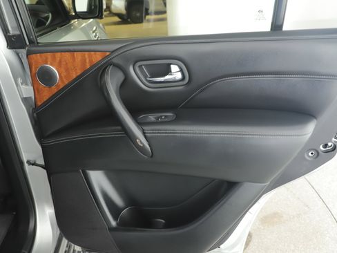 Used 2019 INFINITI QX80 Luxe image 15