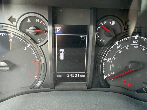 Used 2022 Toyota 4Runner SR5 Premium AWD/4WD image 19