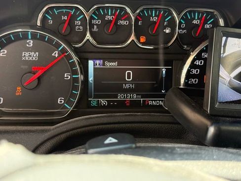 Used 2015 Chevrolet Tahoe LT w/ Luxury Package RWD image 8