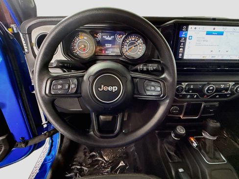 Used 2024 Jeep Wrangler Unlimited Sport AWD/4WD image 13