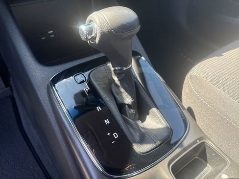 Used 2017 Kia Forte LX image 27