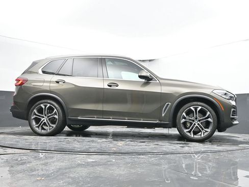 Used 2023 BMW X5 xDrive40i w/ Premium Package image 48