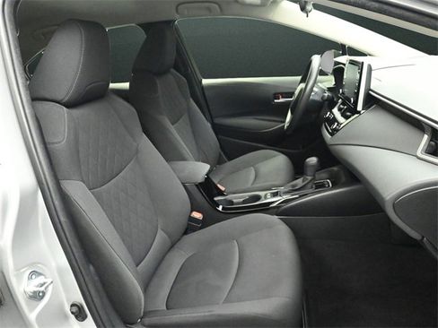 Used 2020 Toyota Corolla LE image 19