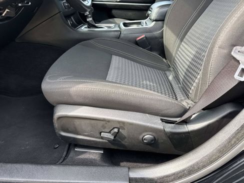 Used 2023 Dodge Charger SXT RWD image 16