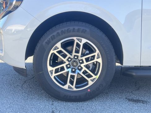 New 2026 Ford Expedition Active image 27