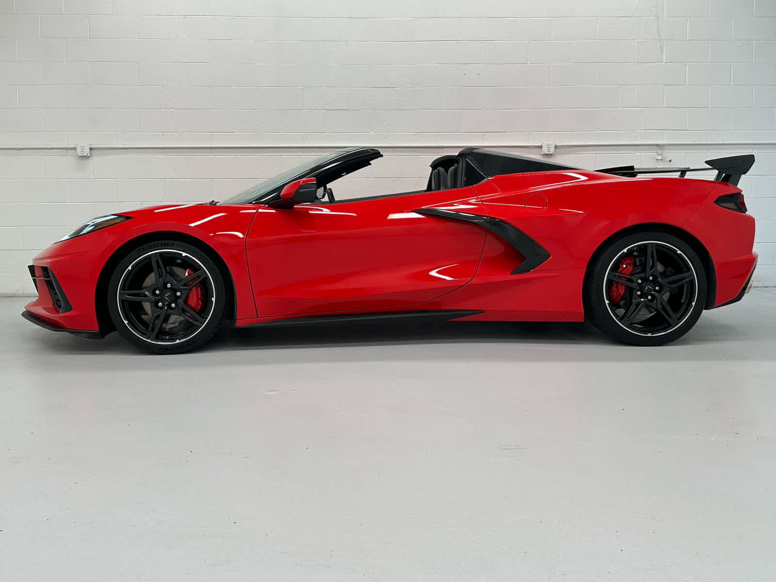 Used 2021 Chevrolet Corvette Stingray Preferred Conv w/ Battery Protection Package RWD image 3