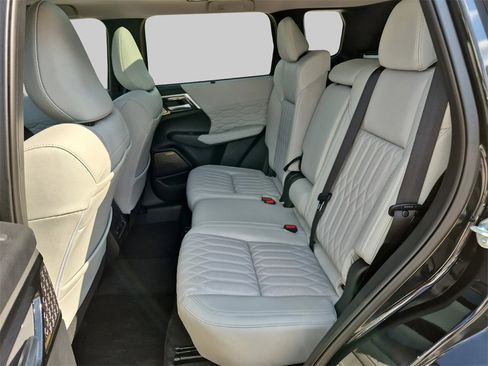 New 2025 Mitsubishi Outlander SEL image 22