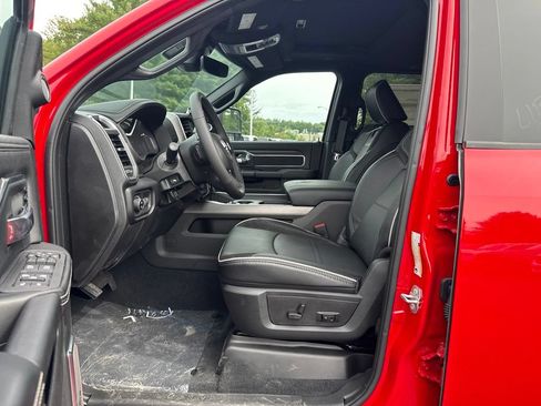 New 2026 RAM 2500 Laramie AWD/4WD image 16