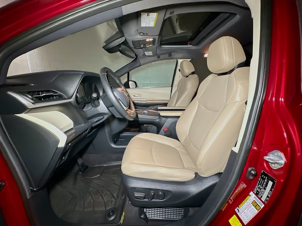 Certified 2023 Toyota Sienna XLE AWD/4WD image 17