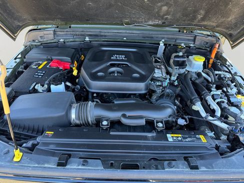 Used 2023 Jeep Wrangler Unlimited w/ Cold Weather Group image 9