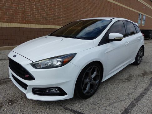 Used 2017 Ford Focus ST FWD image 1