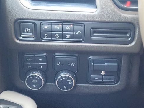 Used 2022 Chevrolet Tahoe Z71 w/ Off-Road Capability Package AWD/4WD image 23
