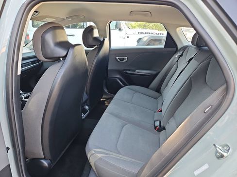 Used 2025 Kia K4 FWD image 28