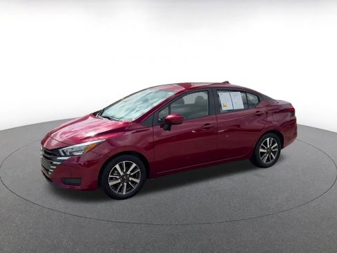 Used 2025 Nissan Versa SV image 6