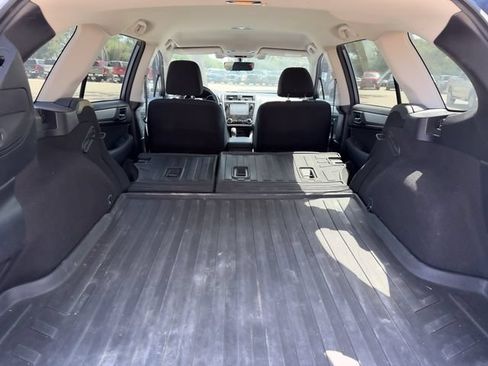 Used 2018 Subaru Outback 2.5i Premium AWD/4WD image 19