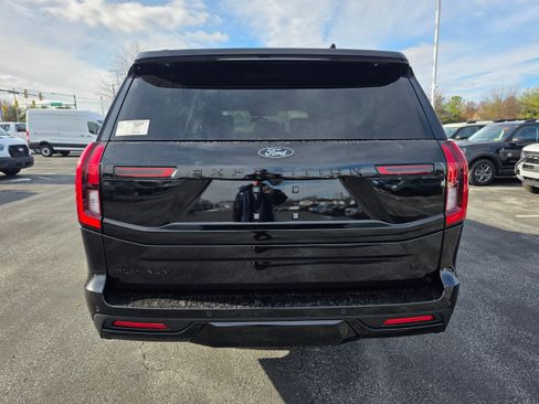 New 2025 Ford Expedition Max Platinum w/ Stealth Performance Package image 4