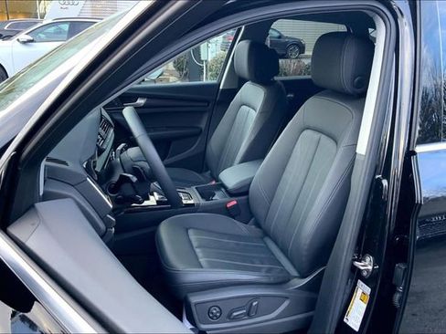 Used 2023 Audi Q5 2.0T Premium w/ Convenience Package image 7