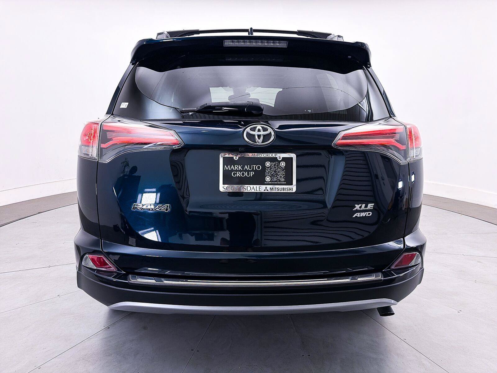 Used 2017 Toyota RAV4 XLE AWD/4WD image 12
