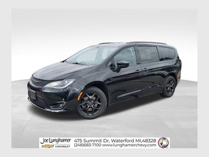 Used 2019 Chrysler Pacifica Touring-L w/ Advanced Safetytec Group