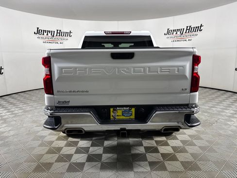 Used 2025 Chevrolet Silverado 1500 LT AWD/4WD image 5