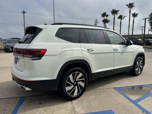 Used 2025 Volkswagen Atlas SE FWD image 5
