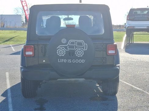 Used 2022 Jeep Wrangler Sport image 5