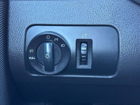 Used 2005 Ford Mustang GT image 31