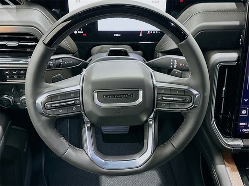 New 2026 GMC Yukon Denali w/ Denali Reserve Package image 11