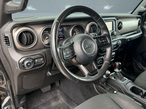 Used 2018 Jeep Wrangler Unlimited Sport S AWD/4WD image 4